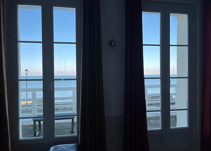 Le Noroit Vue Sur Mer